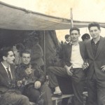 BE 9 Paco do Coto, Pepe do Crego, o Mellizo e Paco de Pitilán (todos eles cuñados) na festa de Sta. Cruz nos anos sesenta.